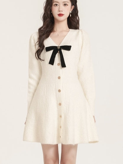 Effortlessly Elegant Dress with a Timeless Design