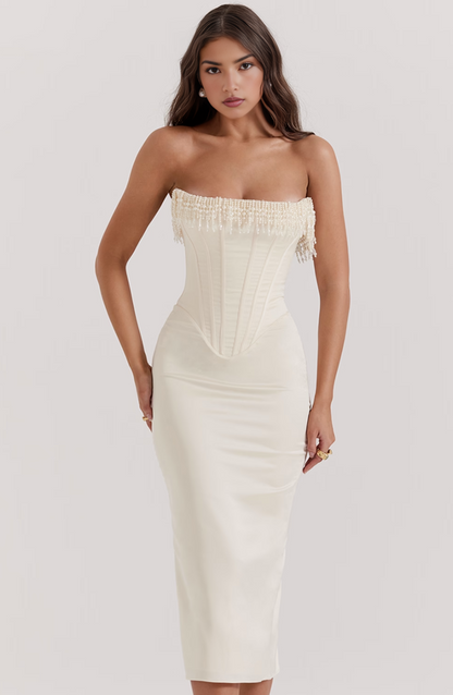 Beautifully Crafted Dress in a Classic Style