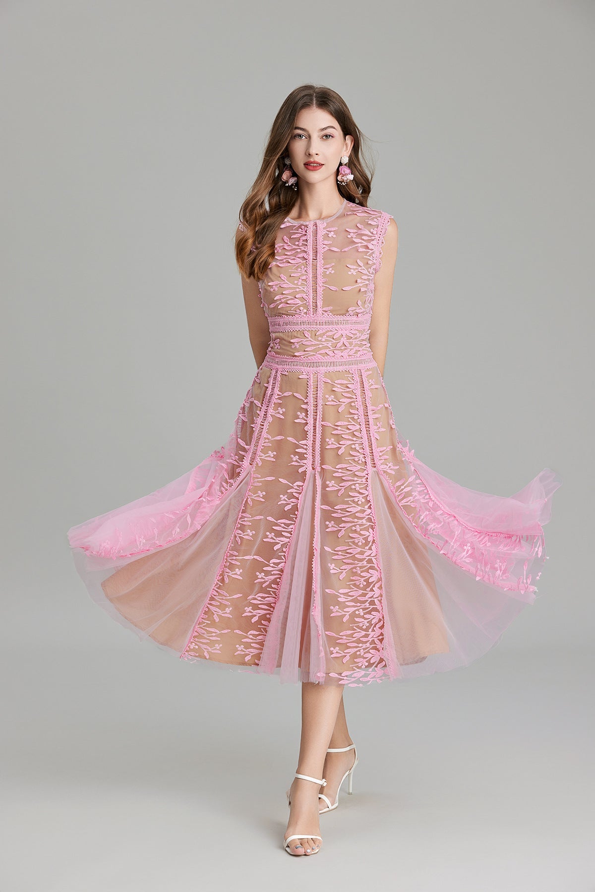 Well Tailored Dress with a Graceful Silhouette