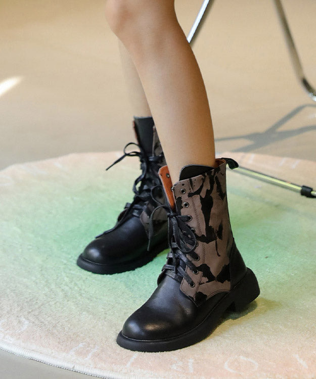 Effortlessly Elegant Boots with a Timeless Design