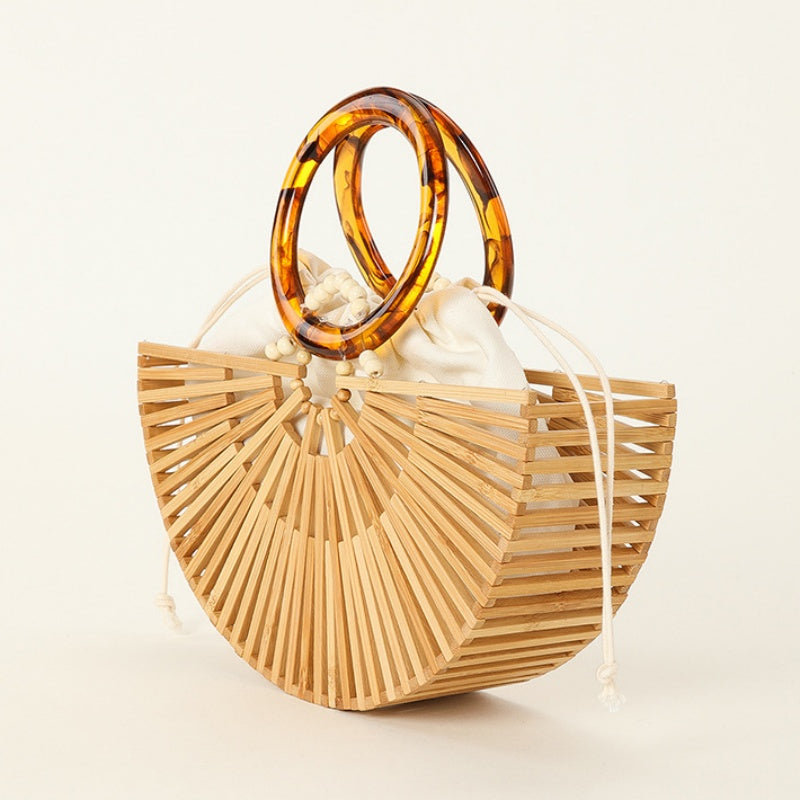Gracefully Styled Bag for Any Occasion