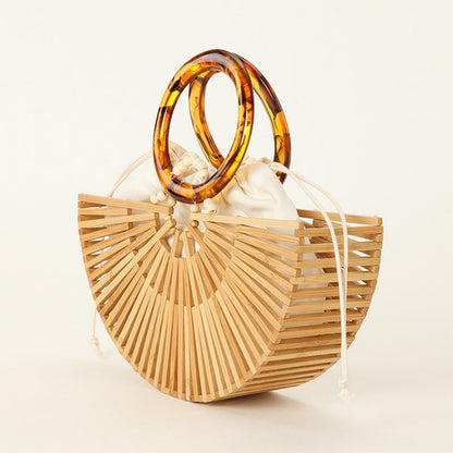 Gracefully Styled Bag for Any Occasion