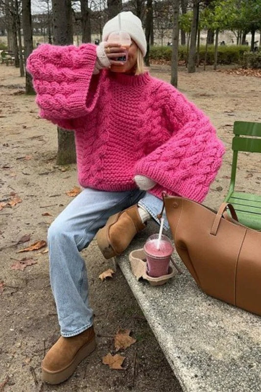 Effortlessly Elegant Sweater with a Timeless Design