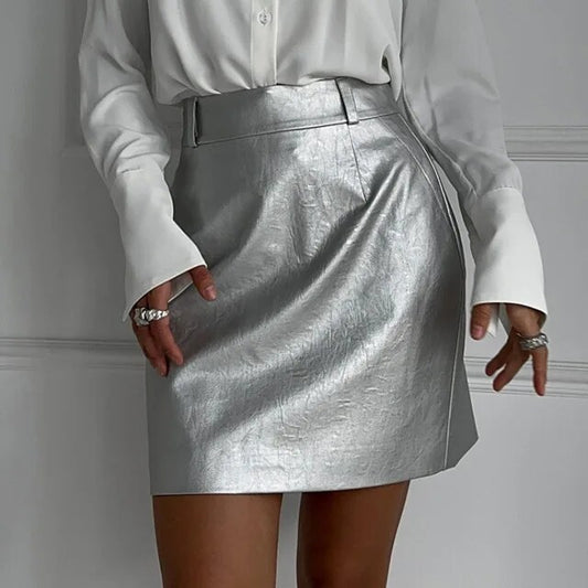 Sophisticated Garment with a Clean Classic Look