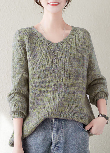 Well Tailored Sweater with a Graceful Silhouette