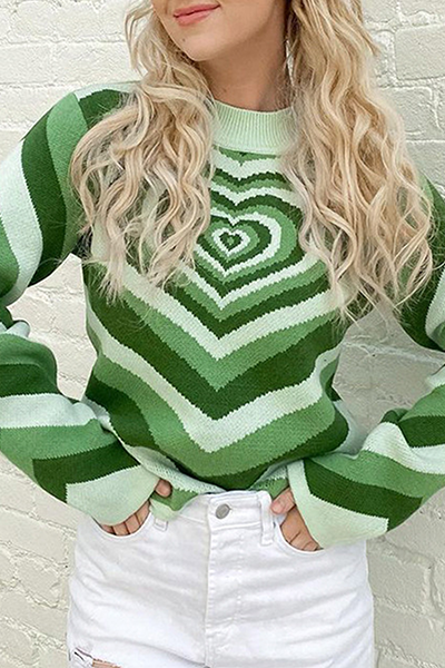Classic Vintage Sweater with a Flattering Fit