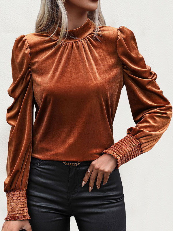 Sophisticated Blouse with a Clean Classic Look