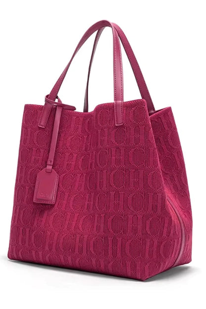 Sophisticated Bag with a Clean Classic Look