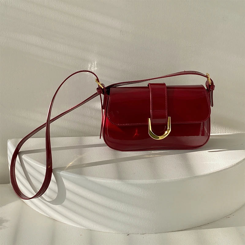 Sophisticated Bag with a Clean Classic Look