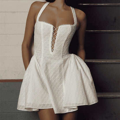 Beautifully Finished Dress in a Timeless Design