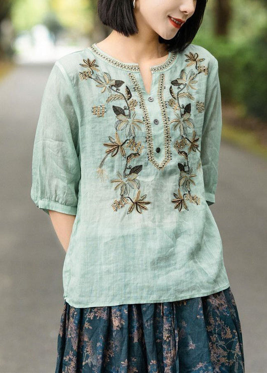 Well Tailored Shirt with a Graceful Silhouette