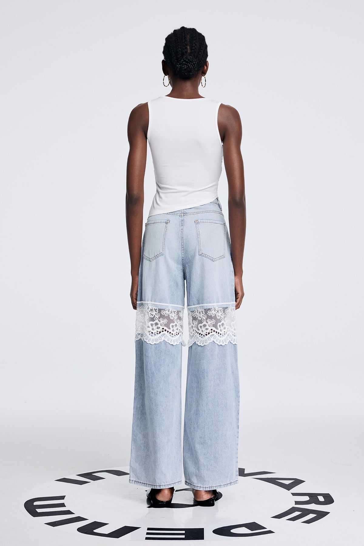 Beautifully Finished Top in a Timeless Design