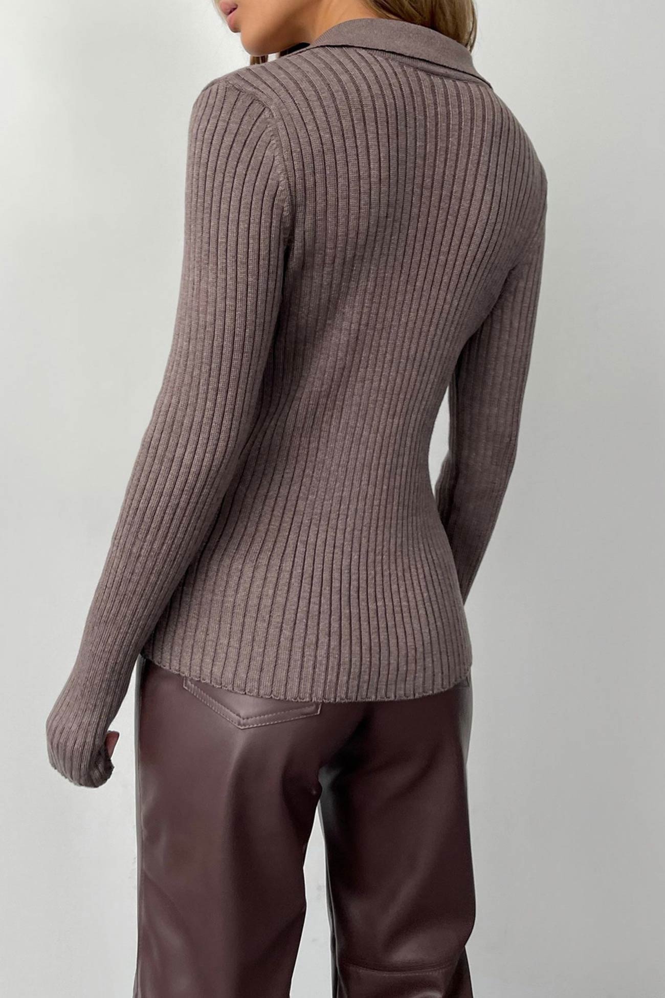 A Vintage Style Top with Delicate Timeless Details