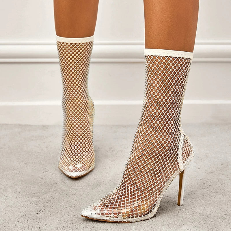 Well Tailored Boots with a Graceful Silhouette