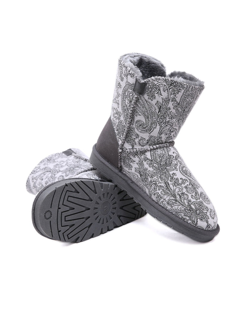 Elegantly Styled Boots for Everyday Wear