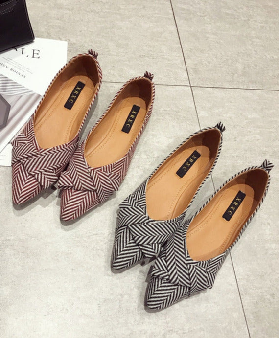 Effortlessly Elegant Shoes with a Timeless Design