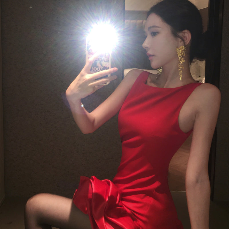 Gracefully Styled Dress for Any Occasion