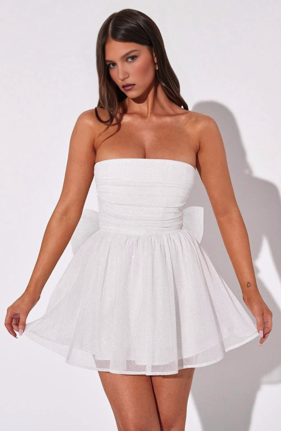 Effortlessly Elegant Dress with a Timeless Design