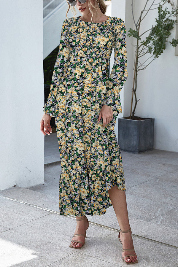 Effortlessly Elegant Dress with a Timeless Design