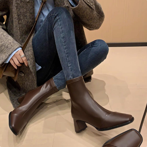 Classic Vintage Heels with a Flattering Fit