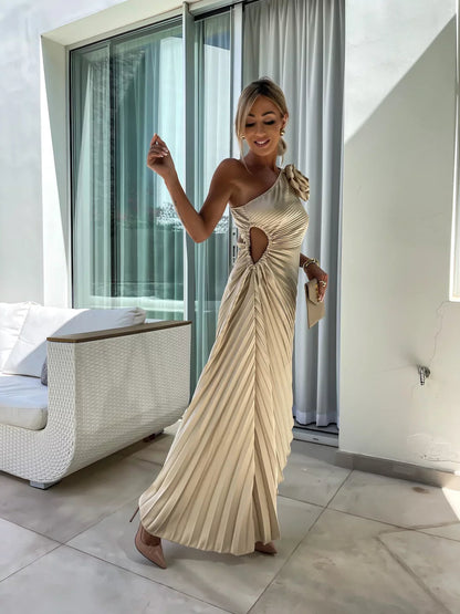 Effortlessly Elegant Dress with a Timeless Design