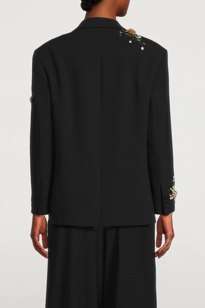 Effortlessly Elegant Garment with a Timeless Design