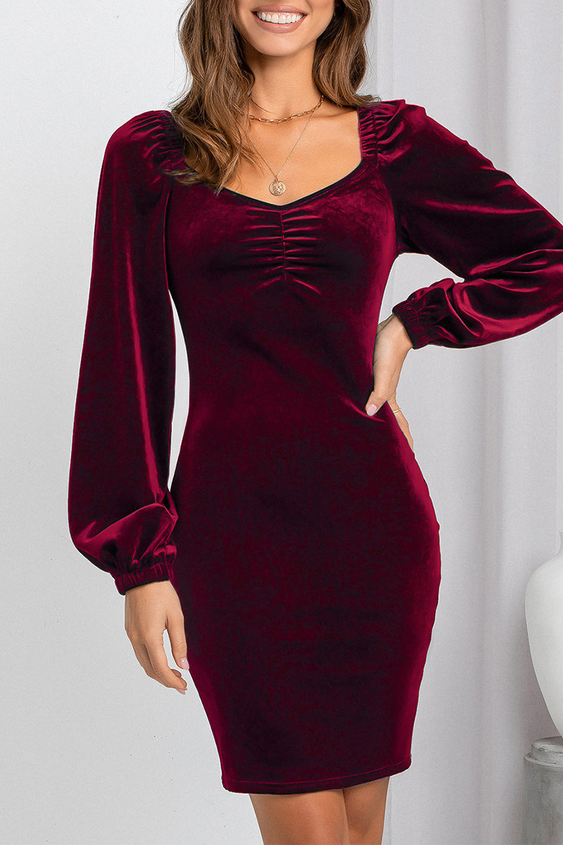 Beautifully Finished Dress in a Timeless Design