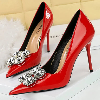 Beautifully Finished Heels in a Timeless Design