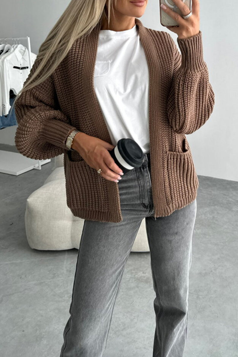 Effortlessly Elegant Garment with a Timeless Design