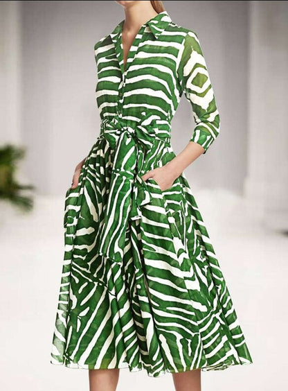 Well Tailored Dress with a Graceful Silhouette