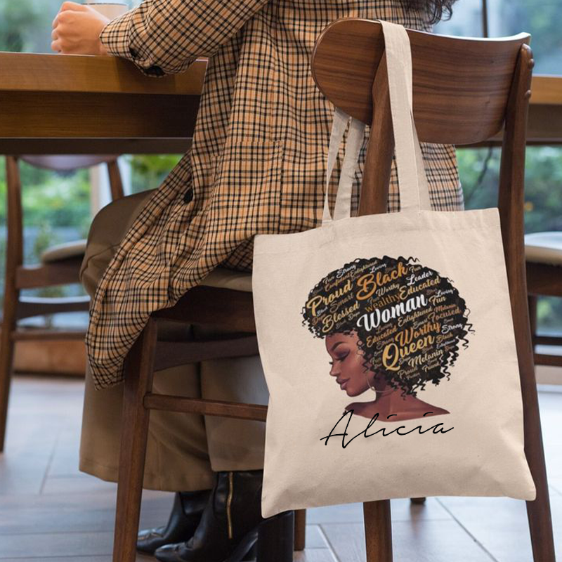 Sophisticated Bag with a Clean Classic Look