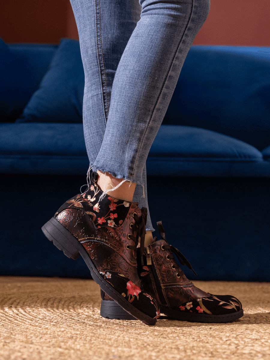 Beautifully Finished Boots in a Timeless Design