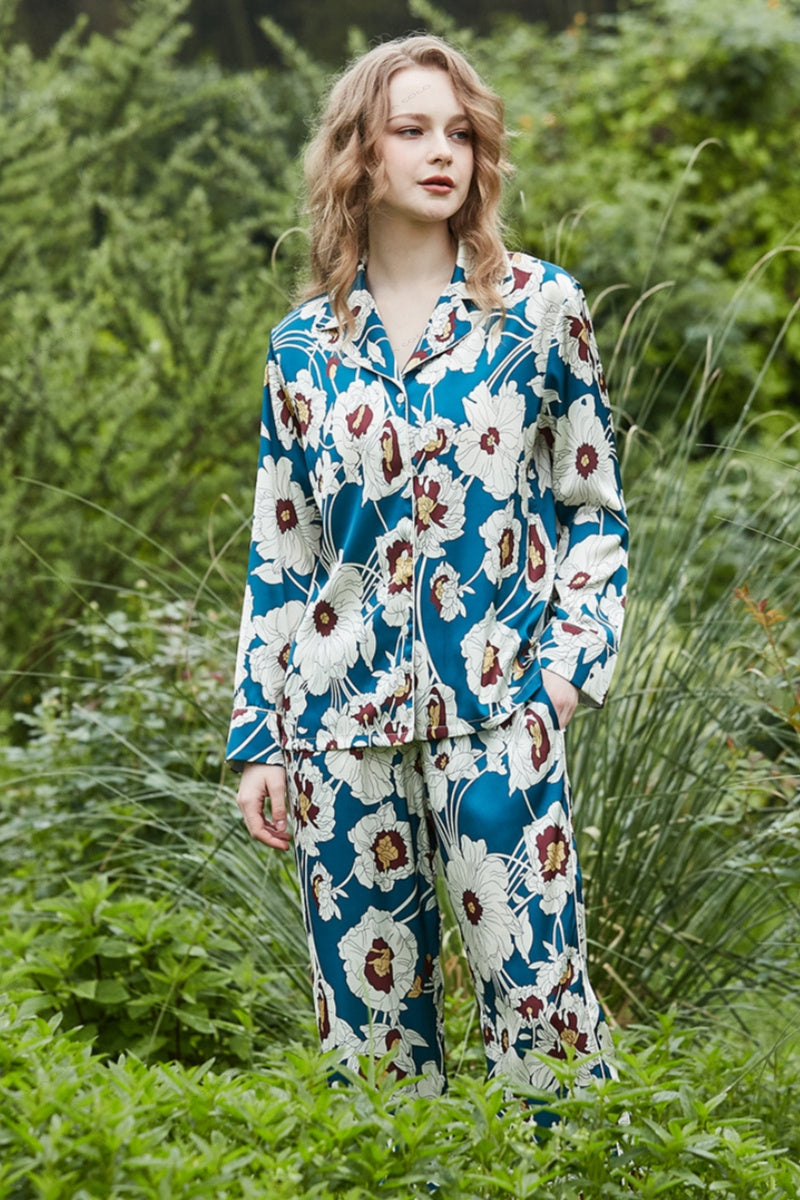 Classic Vintage Garment with a Flattering Fit