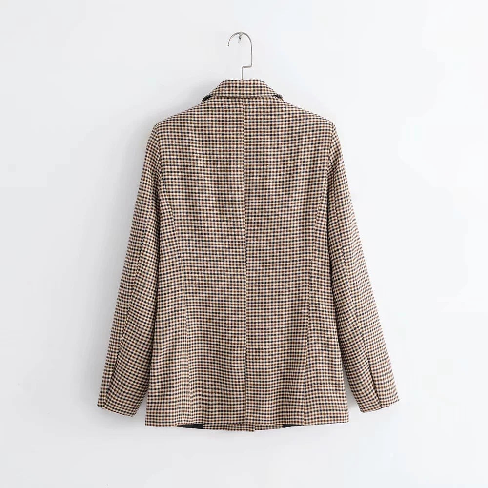 Effortlessly Elegant Jacket with a Timeless Design