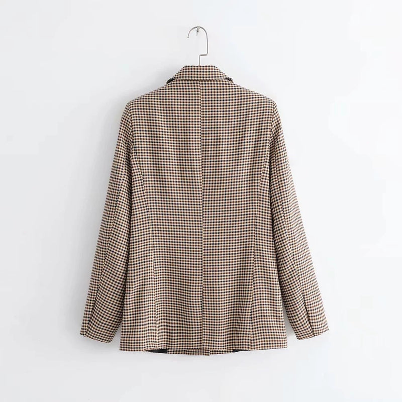 Effortlessly Elegant Jacket with a Timeless Design
