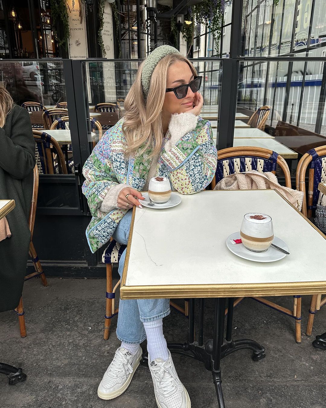 Effortlessly Elegant Jacket with a Timeless Design