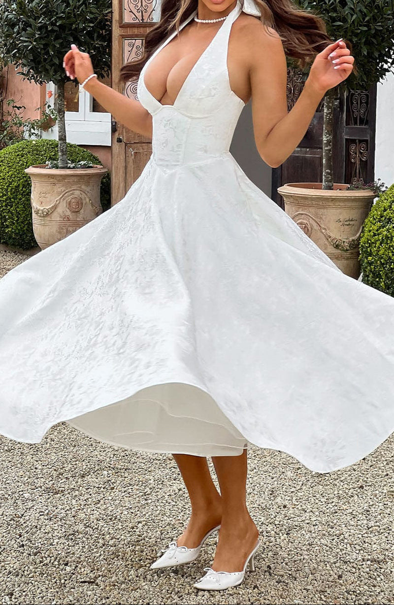 Polished Dress with an Effortless Classic Look