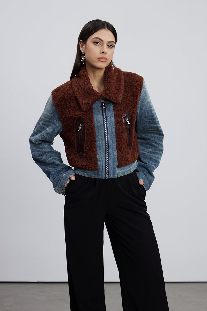 Effortlessly Elegant Jacket with a Timeless Design