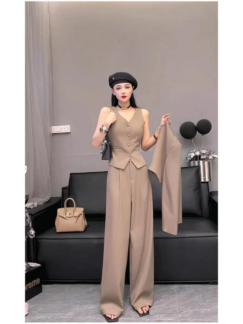 Beautifully Finished Coat in a Timeless Design