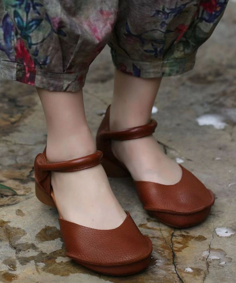Classic Vintage Sandals with a Flattering Fit