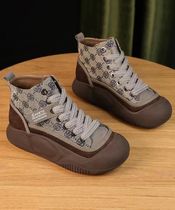 Well Tailored Shoes with a Graceful Silhouette