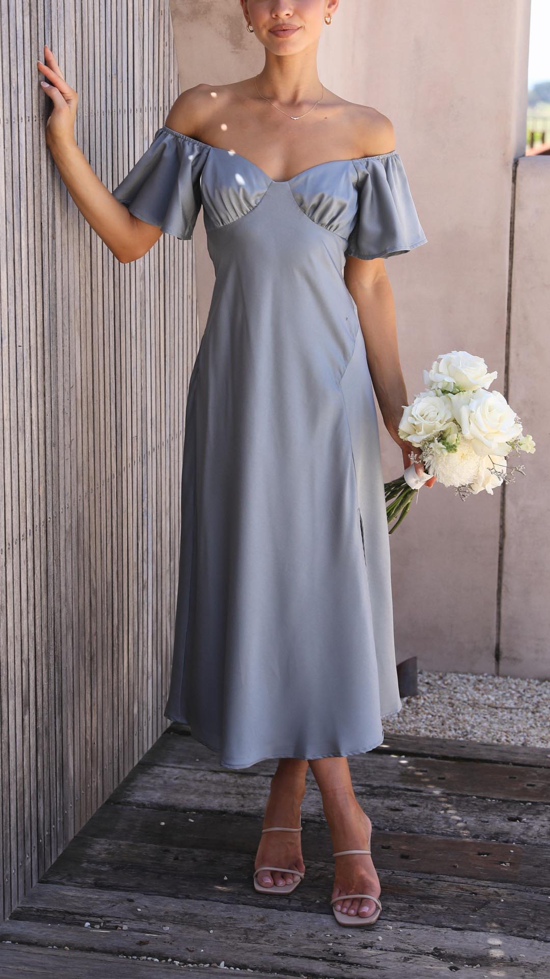 Gracefully Styled Dress for Any Occasion