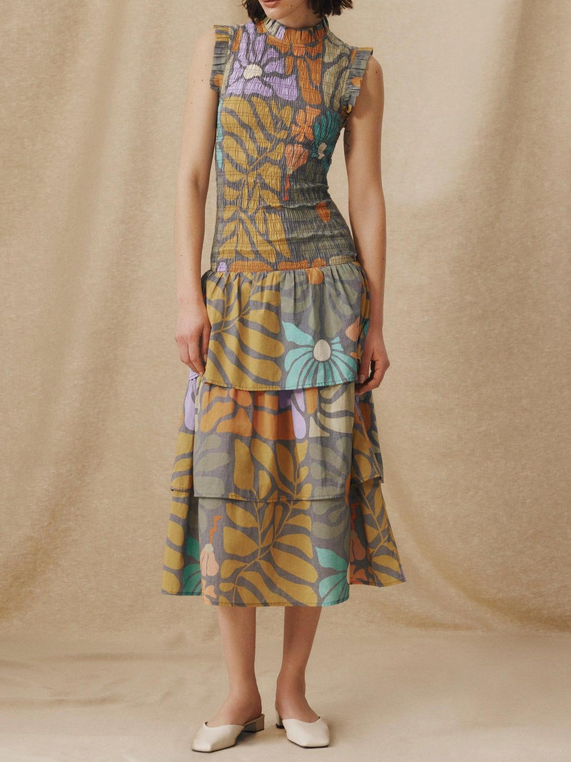 Well Tailored Dress with a Graceful Silhouette