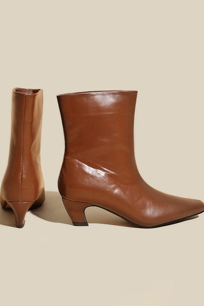 Elegantly Styled Boots for Everyday Wear