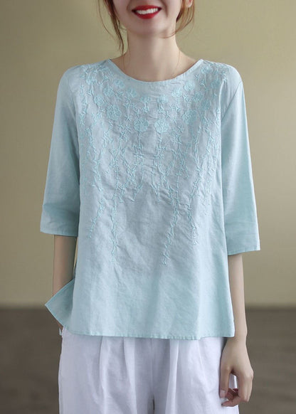 Sophisticated Blouse with a Clean Classic Look