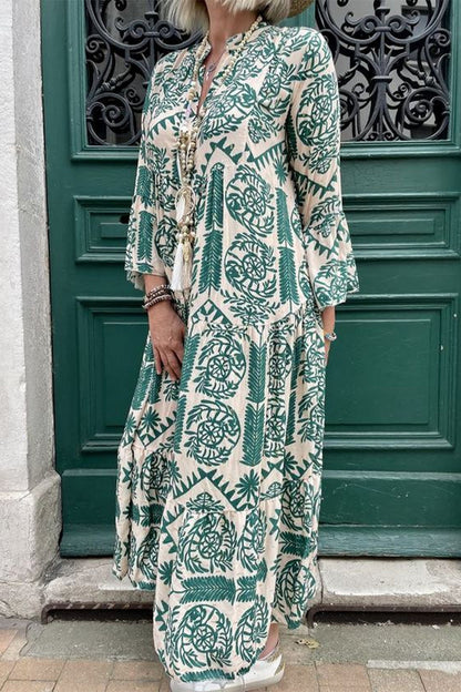 Classic Vintage Dress with a Flattering Fit