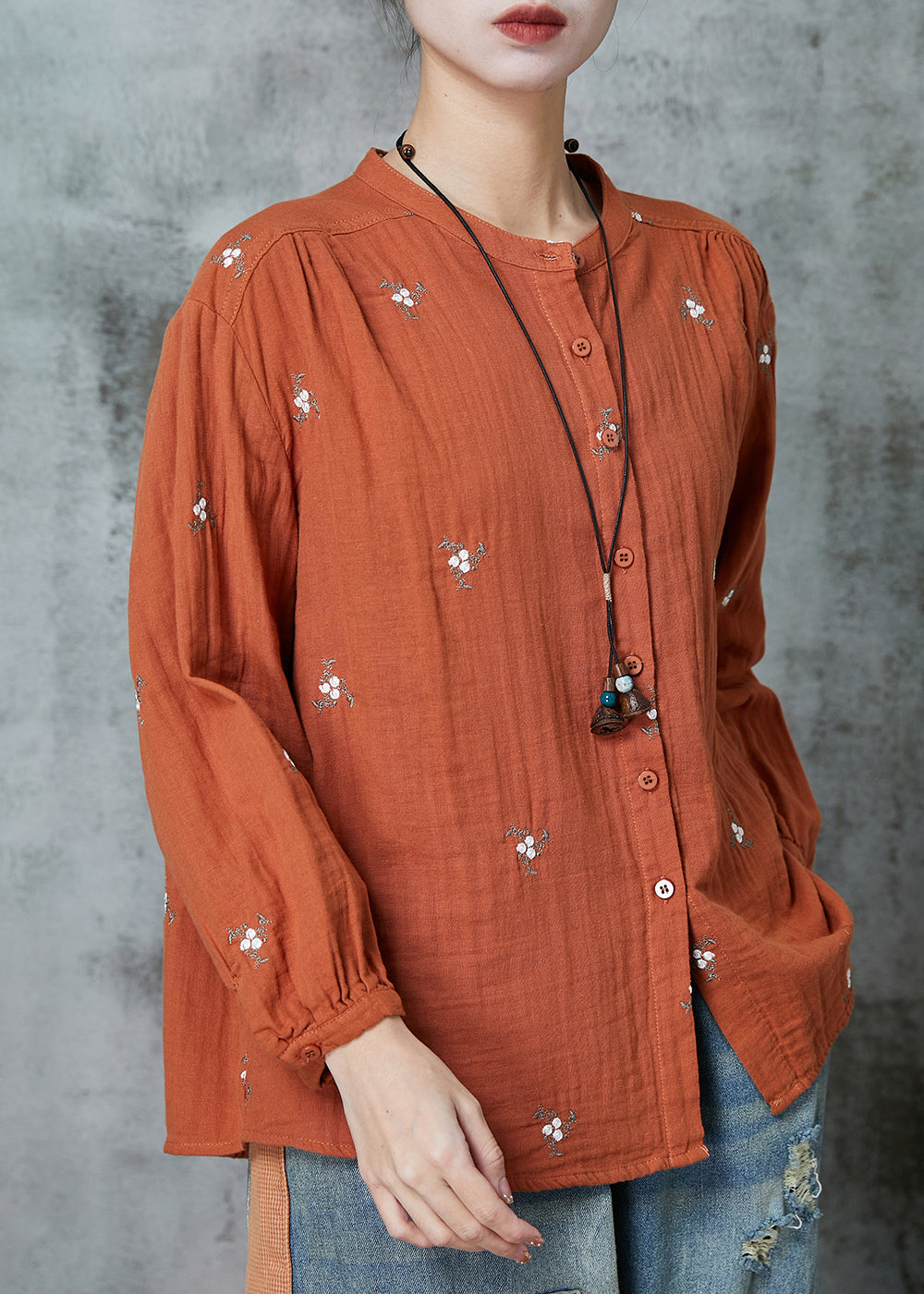 Beautifully Crafted Blouse in a Classic Style