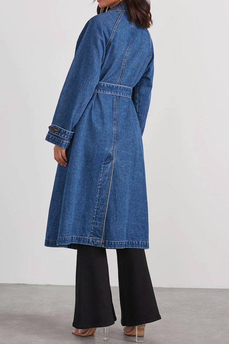 Beautifully Finished Coat in a Timeless Design