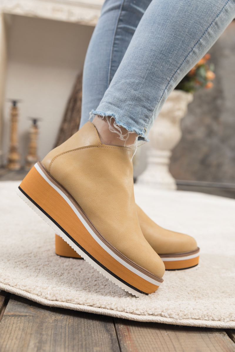 Beautifully Finished Boots in a Timeless Design