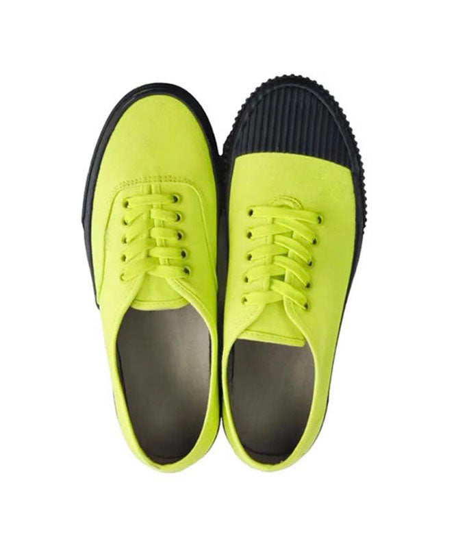 Well Tailored Shoes with a Graceful Silhouette